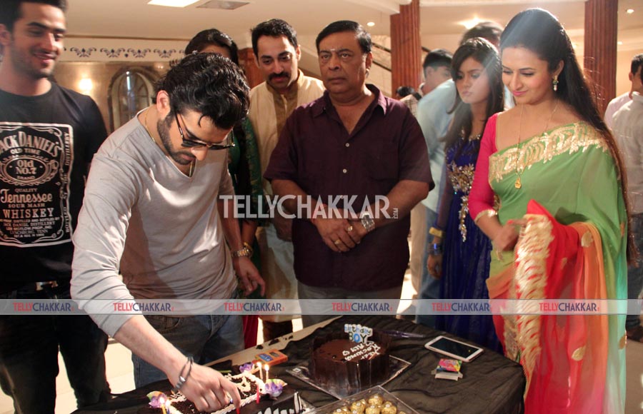 Aly Goni's birthday celebration on the sets of 'Yeh Hai Mohabbatein'