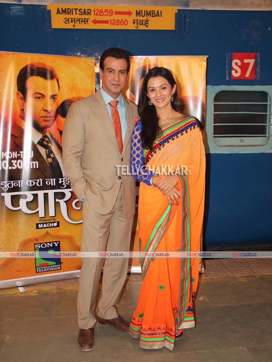 Ronit Roy and Pallavi Kulkarni