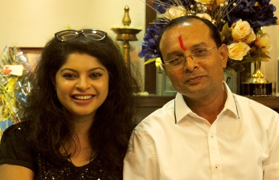 Sneha Wagh with father