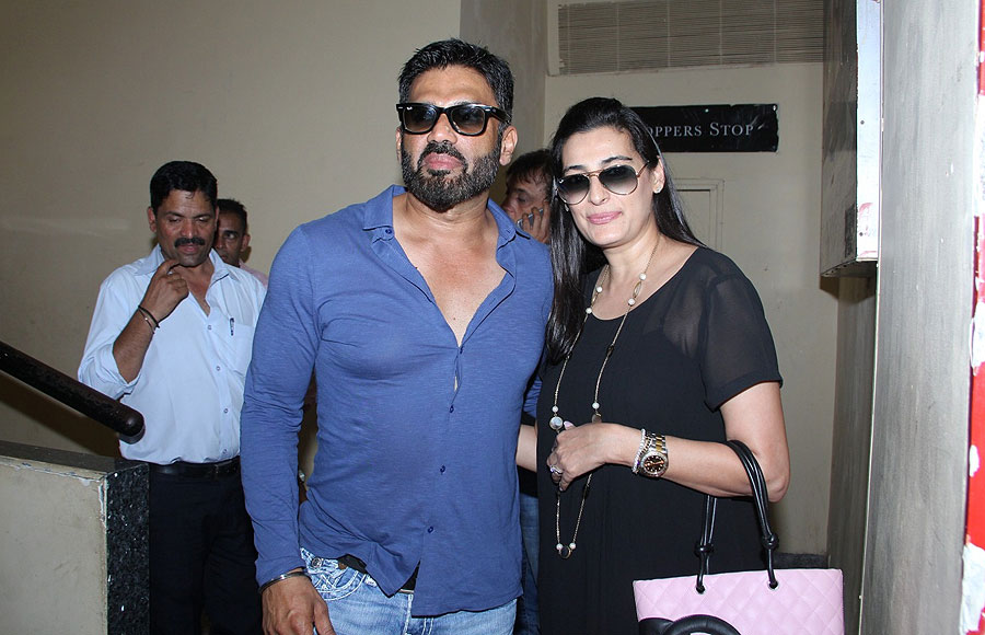 Suniel Shetty along with his wife Mana Shetty