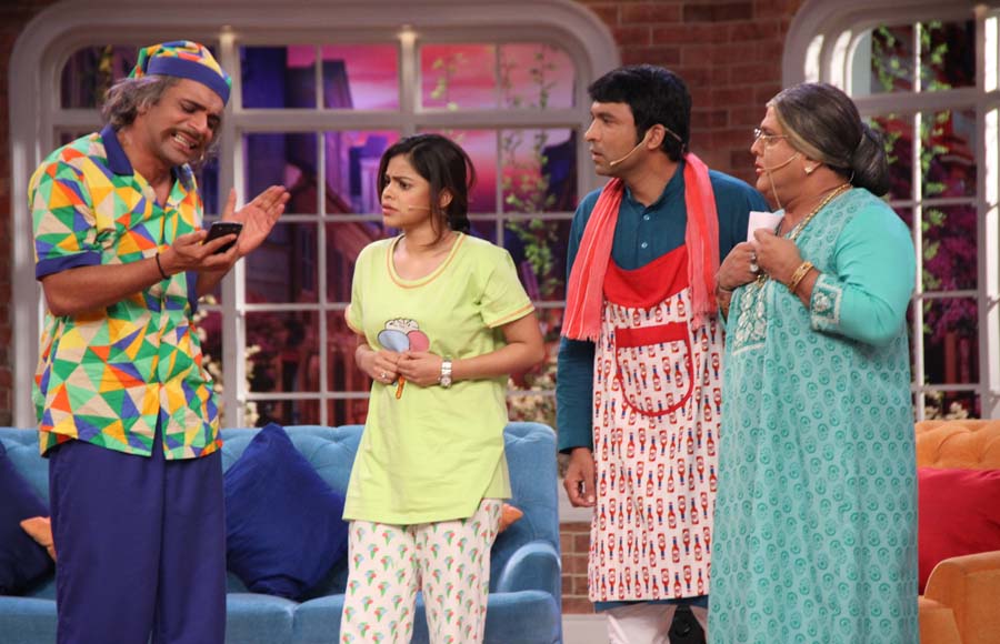 Sunil Grover, Sumona Chakravarti, Chandan Prabhakar and Ali Asgar