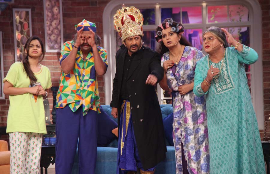 Sumona Chakravarti, Sunil Grover, Arshad Warsi, Upasana Singh and Ali Asgar