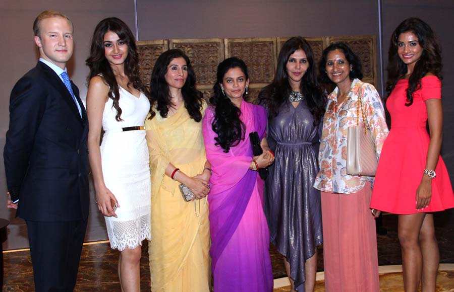 William Hanson, Aditi, Ayesha, Princess Panna, Nisha JamVwal, Rekha and Sushrii