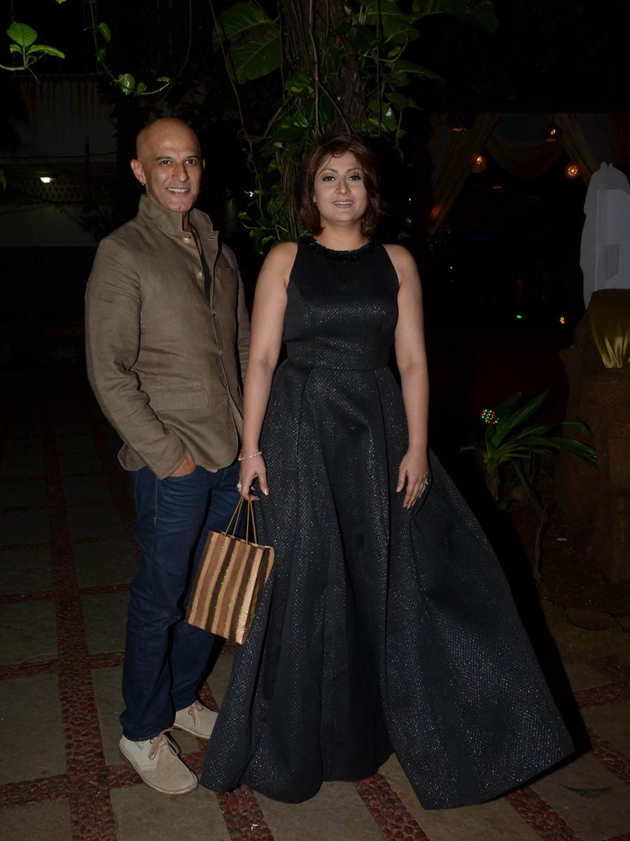  Urvashi Dholakia with Rajesh Khera