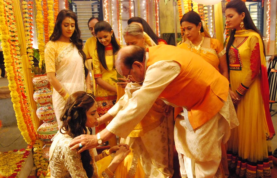 Haldi function in Tere Sheher Mein