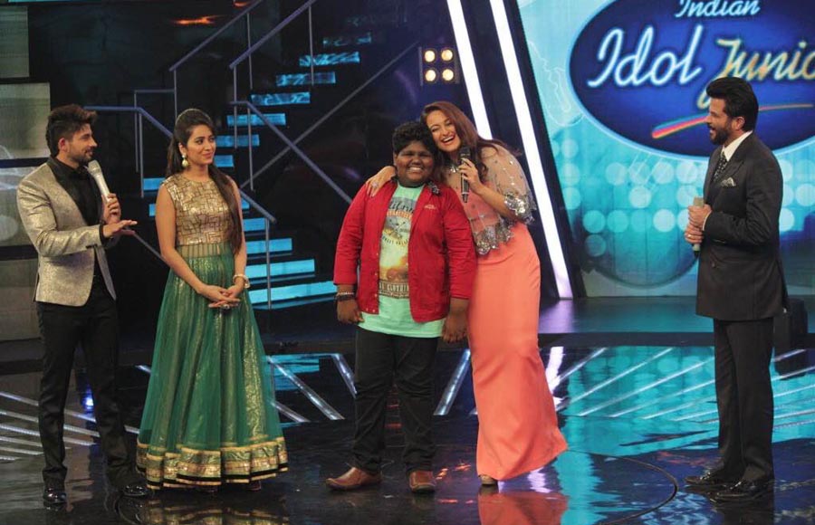 'Welcome Back' team on Indian Idol Junior