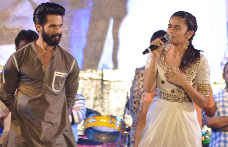 Shahid-Alia promote Shaandaar at garba event