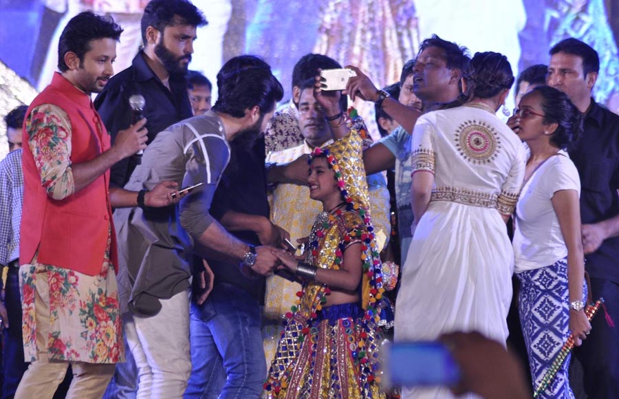 Shahid-Alia promote Shaandaar at garba event