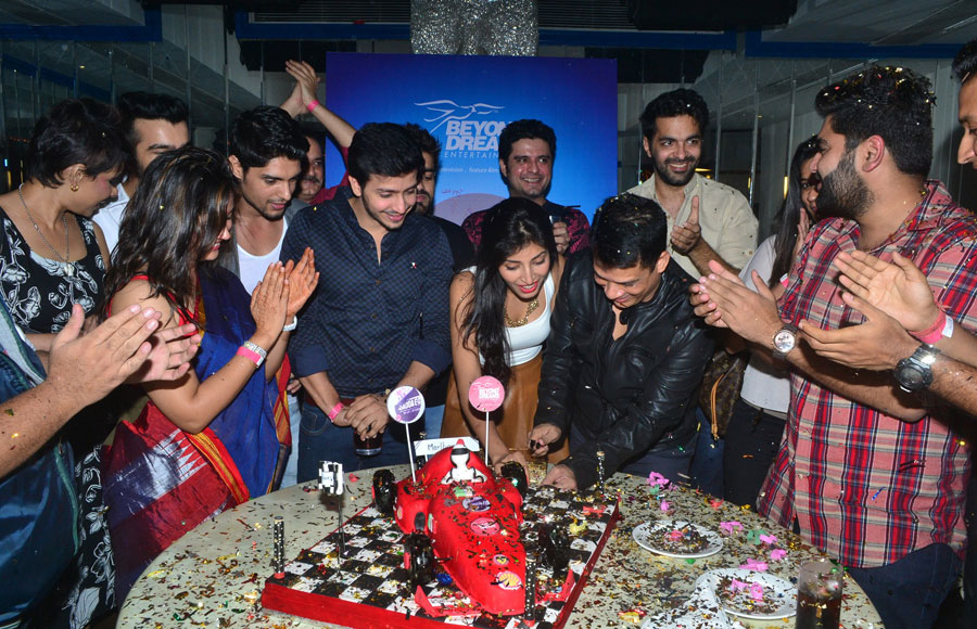 Sadda Haq completes 500 episodes