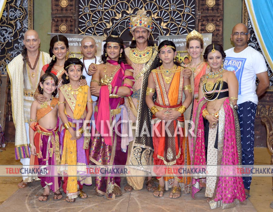 On the sets of Chakravartin Ashoka Samrat