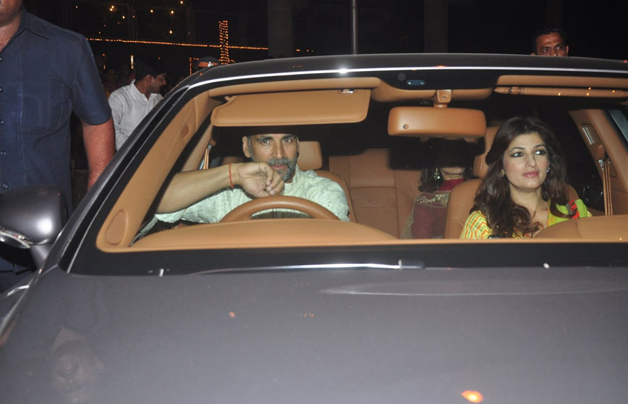 Akshay Kumar with wife Twinkle Khanna