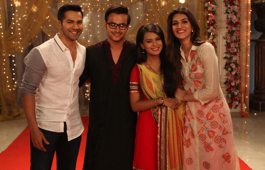 Varun Dhawan and Kriti Sanon with Ankush Arora and Sonal Vengurlekar