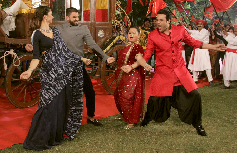 Ranveer and Deepika on Comedy Nights Bachao