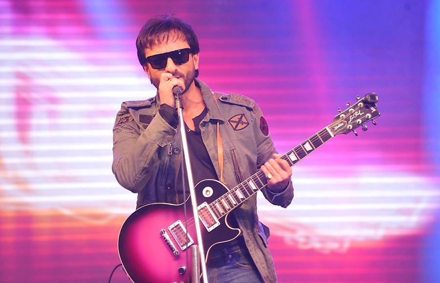 Saif Ali Khan, the Guitarist