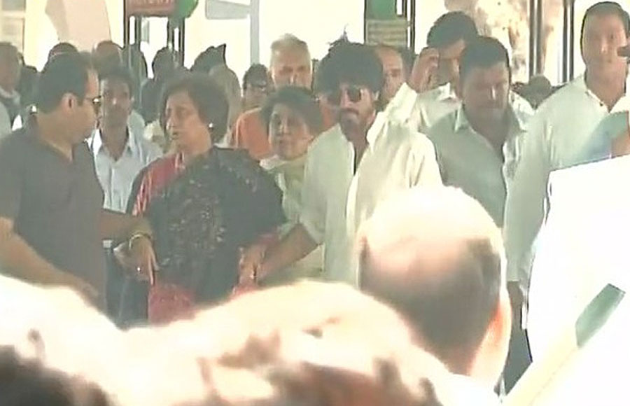 Shah Rukh Khan attends father-in-law's funeral in Delhi