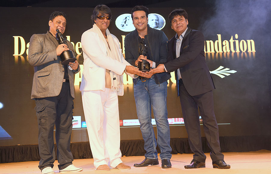  Mukesh Khanna Awarding Krushna Abhishek and Sudesh Lahiri