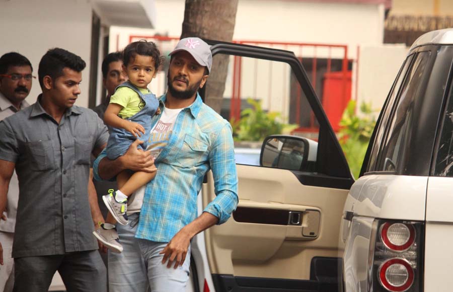 Riteish Deshmukh along with his son Riaan 