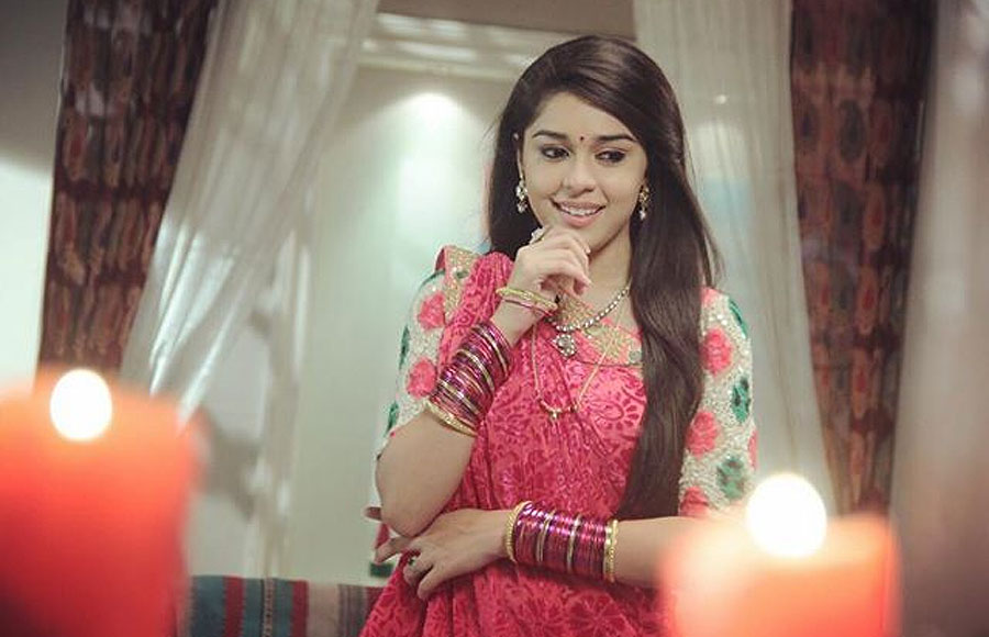 Eisha Singh (Ishq Ka Rang Safed)