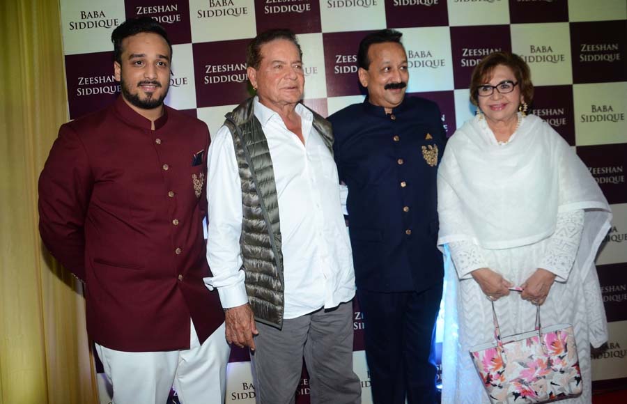 Salim Khan, Helen with Baba Siddique and Zeeshan Siddique