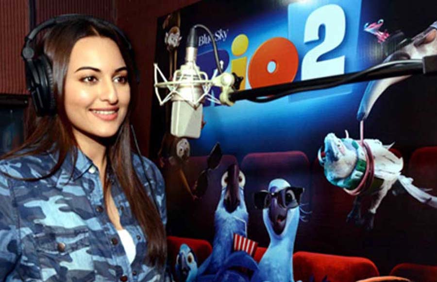 Sonakshi Sinha (Aaj Mood Ishqholic Hai)