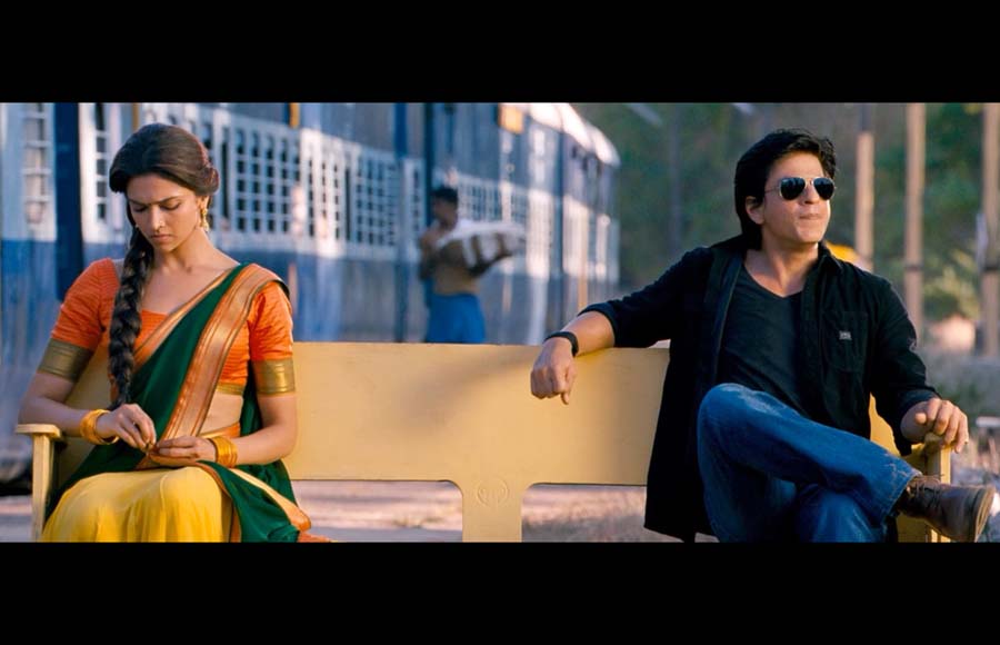 Deepika Padukone and Shah Rukh Khan (Chennai Express)