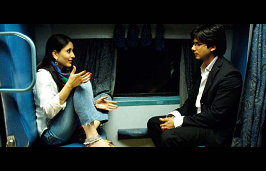 Kareena Kapoor and Shahid Kapoor (Jab We Met)