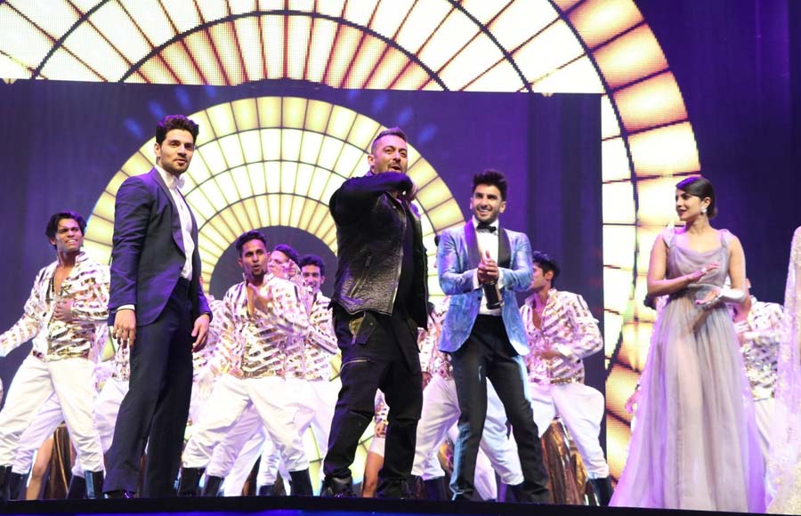 Sneak Peek: Dazzling #IIFA2016 Awards night