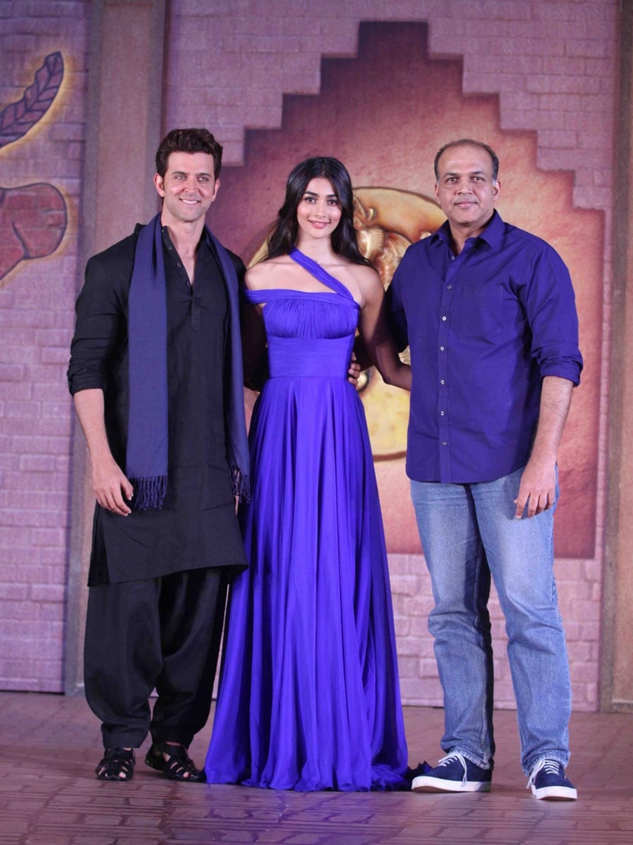 Hrithik Roshan, Pooja Hegde and Ashutosh Gowariker