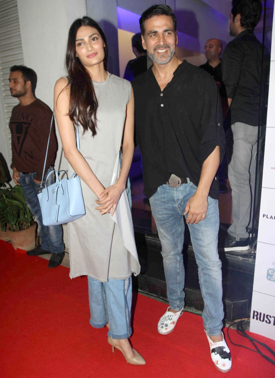 Athiya Shetty and Akshay Kumar