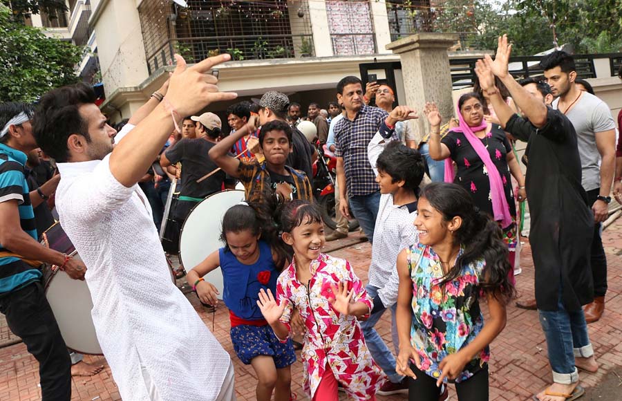 Rithvik's Ganpati Visarjan Celebrations with Super Dancer Kids