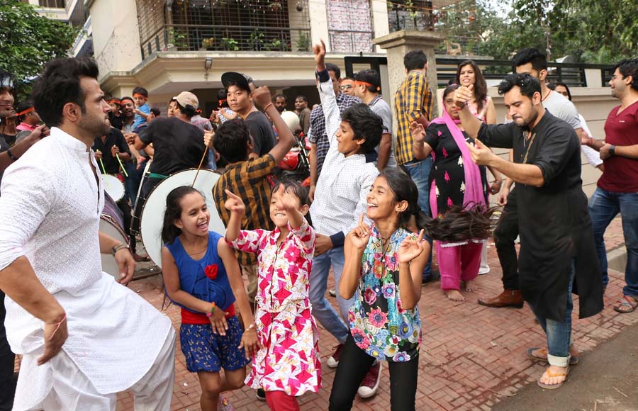 Rithvik's Ganpati Visarjan Celebrations with Super Dancer Kids