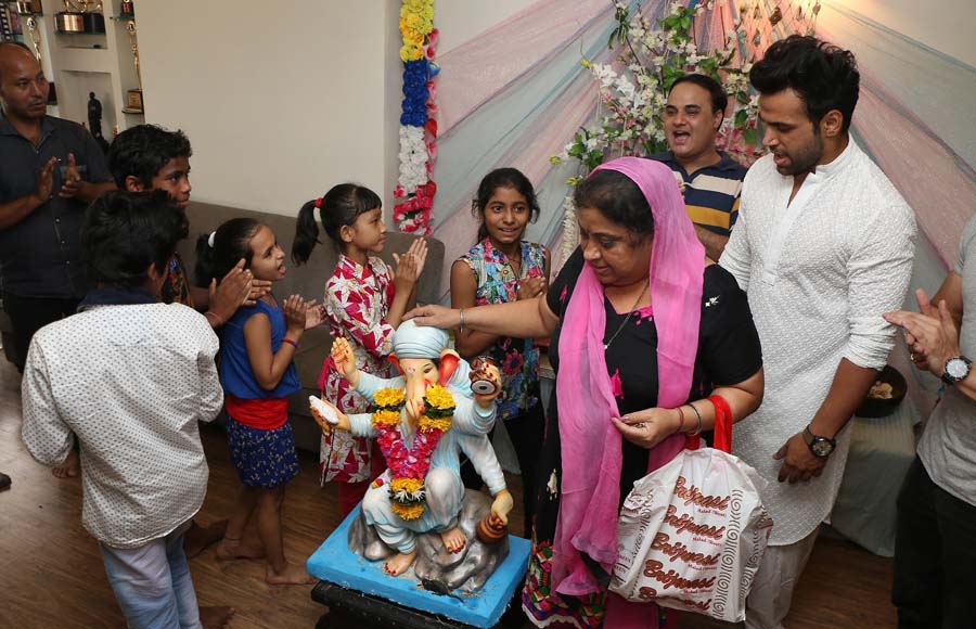 Rithvik's Ganpati Visarjan Celebrations with Super Dancer Kids