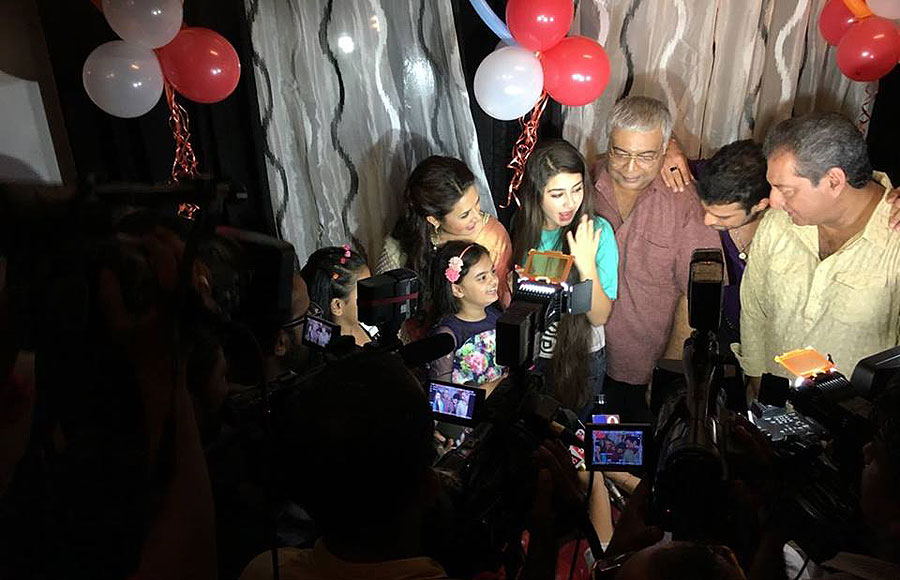 Ruhaanika Dhawan's birthday celebration on YHM sets!