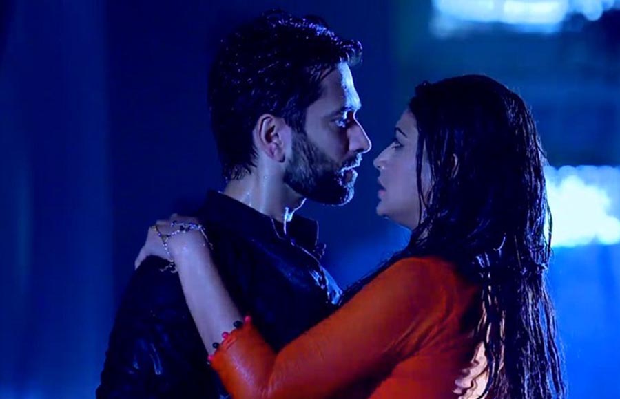  Nakuul Mehta And Surbhi Chandna