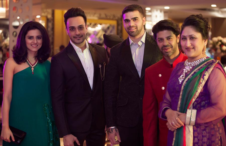 Dheeraj Dhoopar and Vinny Arora's SANGEET ceremony!