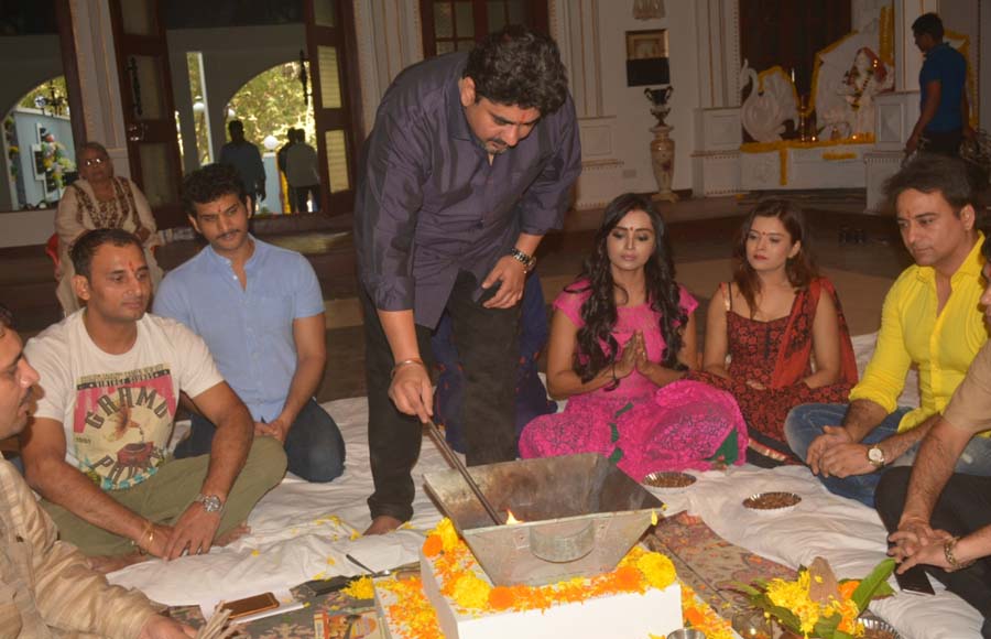 Hawan on the sets of Yeh Rishta Kya Kehlata Hai