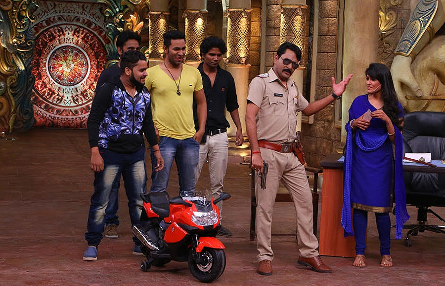 Bollywood special on Comedy Nights Bachao Taaza