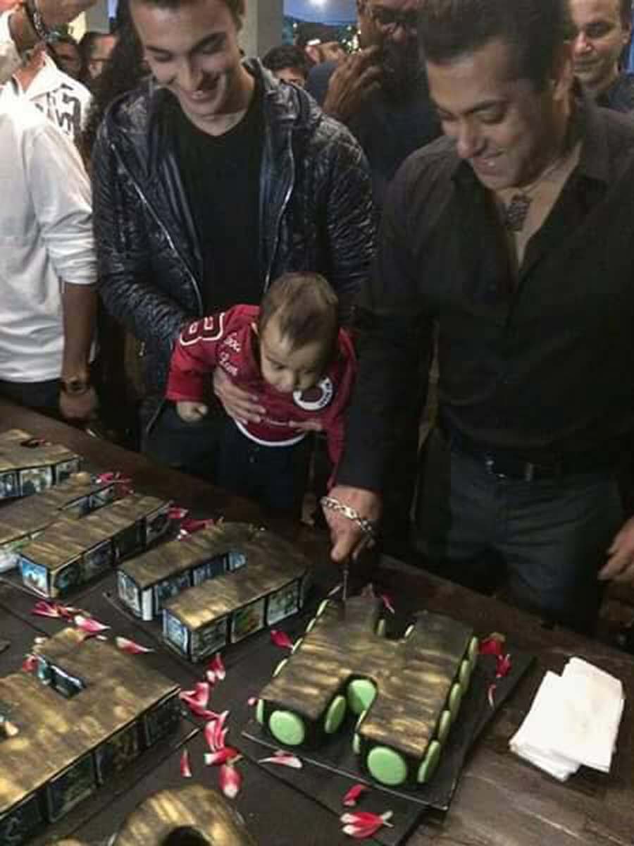 Salman Khan's 51st birthday bash!