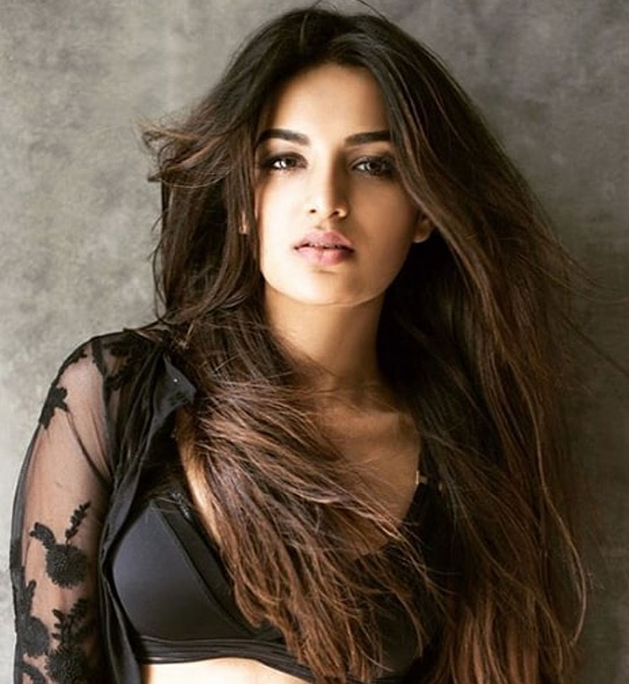 Nidhhi Agerwal - Munna Michael