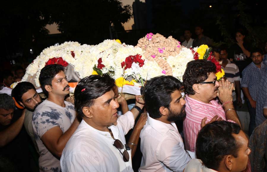 Om Puri's funeral pics