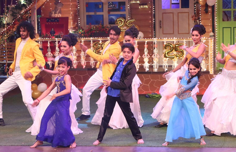 SRK and Nawazuddin promote 'Raees' on The Kapil Sharma Show