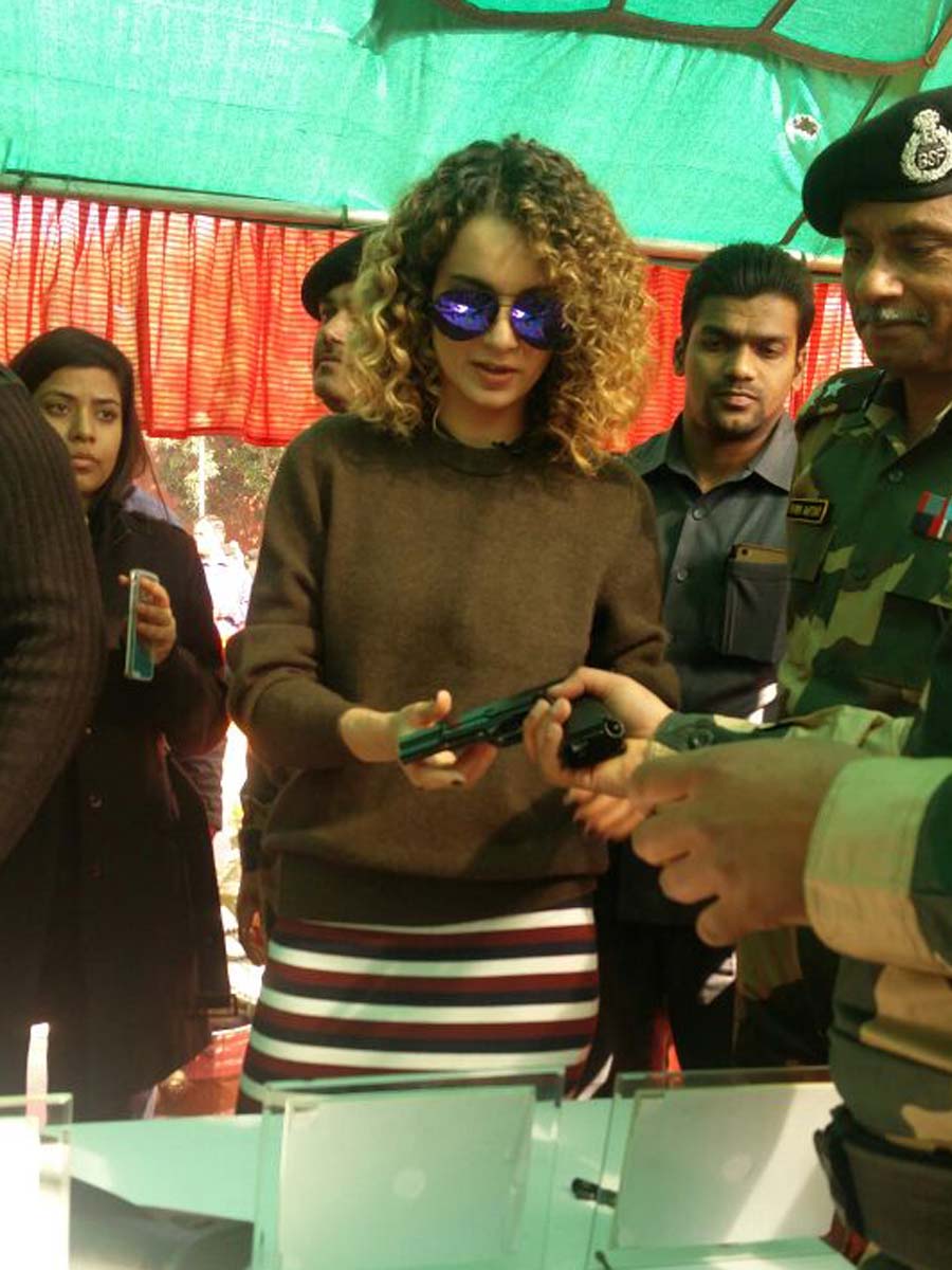 Kangana Ranaut interacts with jawans at an Army camp 