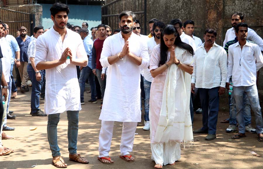 Suniel Shetty's father's funeral