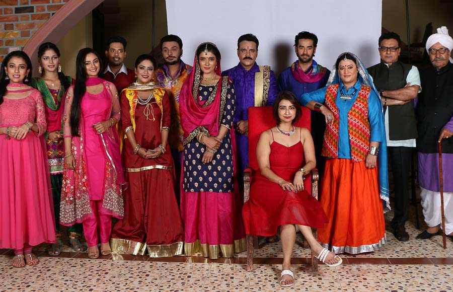 The entire cast of Jaat Ki Jugni along with producer Rashmi Sharma