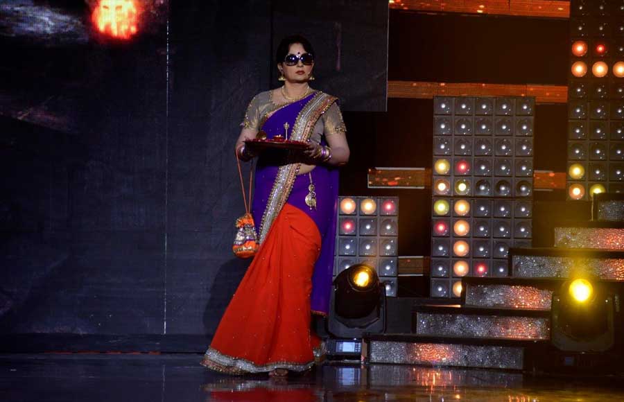 Host Upasna Singh