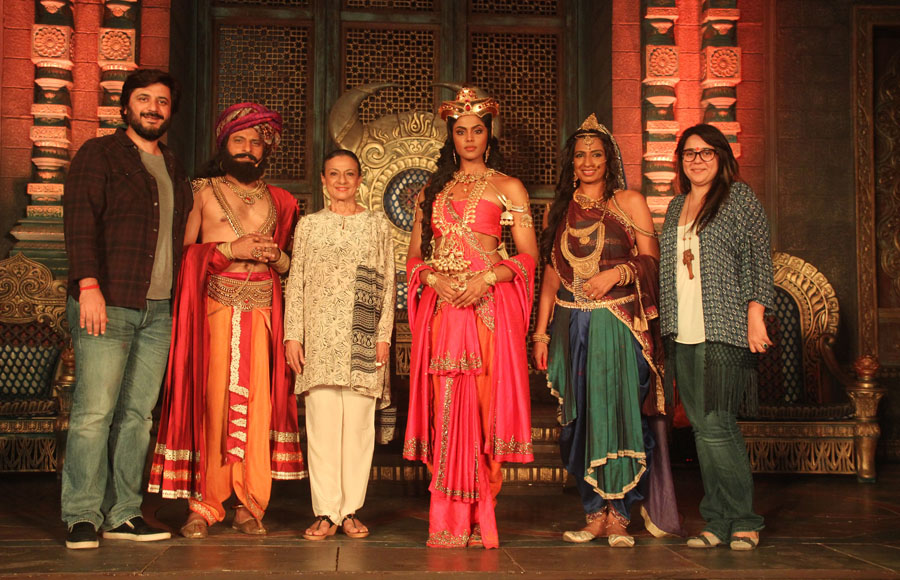 Goldie Behl, Joy Sen Gupta, Tanuja Mukerji, Karthika Nair, Devsena Hannssa Singh, Srishti Arya