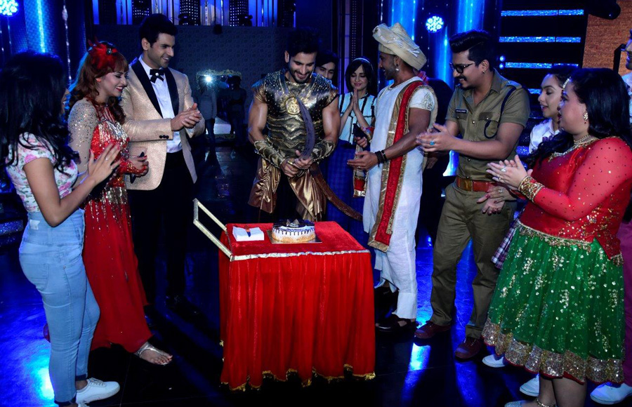 The family of Nach Baliye celebrates Karan tacker's Birthday on sets