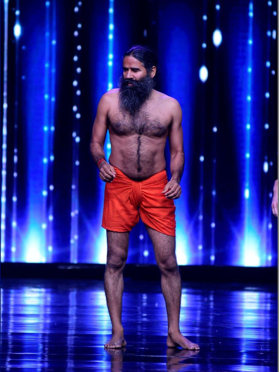 Baba Ramdeb performing Yoga on the sets of Nach baliye 8