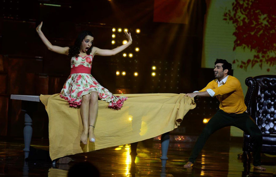 Mohit - Sanaya performing on the sets of Nach Baloye 8