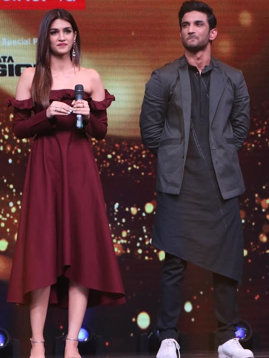 Kriti Sanon & Sushant Singh Rajput 